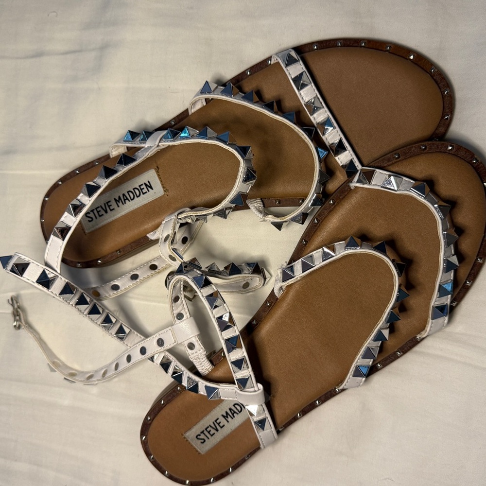 Steve Madden White and Brown Sandals with Adjustable Straps